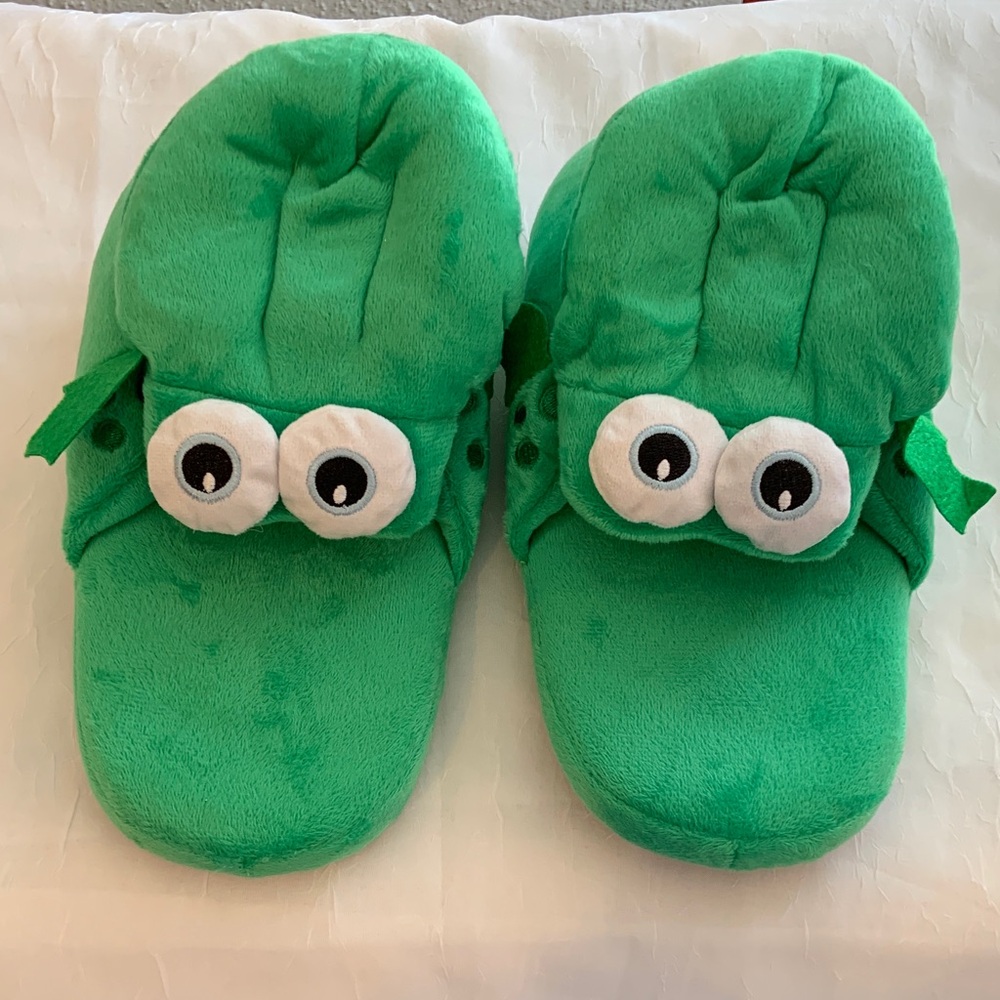 Slippers - Picture 2 of 8